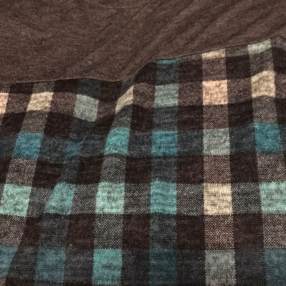 Size XL gray/blue/green multi top by Celeste - Picture 3 of 5